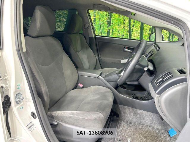 Toyota PRIUS 2011-12 7359379-7