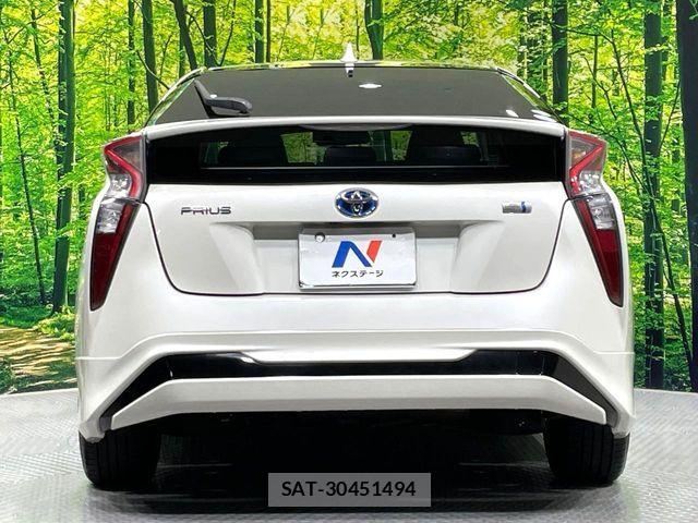 Toyota PRIUS 2017-01 7359338-16
