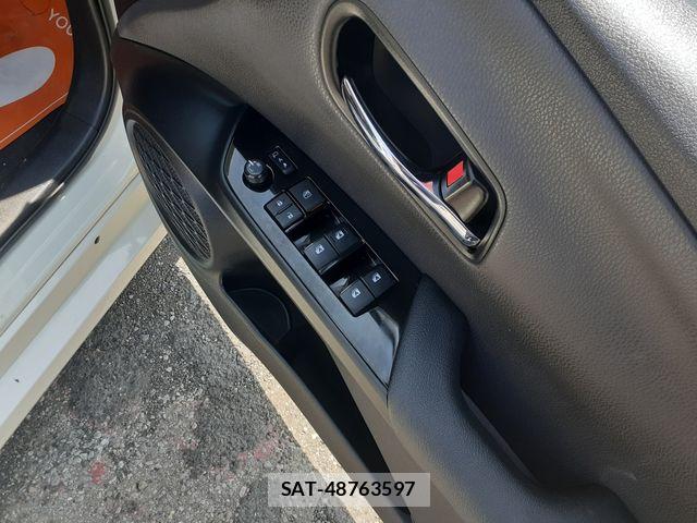 Toyota PRIUS 2018-03 7359337-28