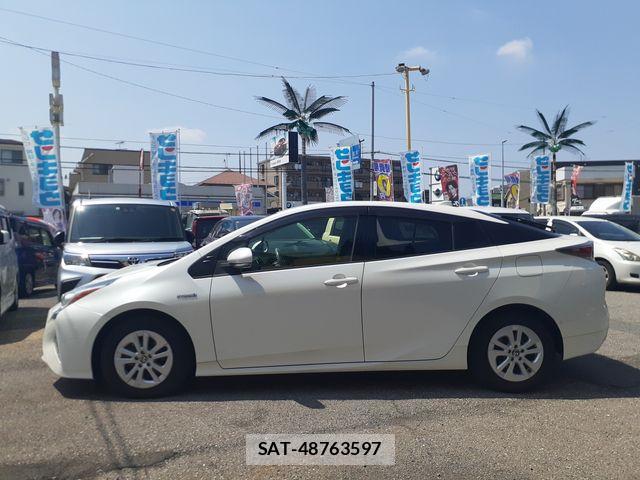 Toyota PRIUS 2018-03 7359337-8