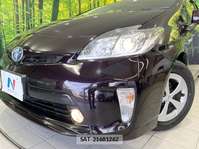 Toyota PRIUS 2015-06 7359372-11