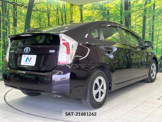 Toyota PRIUS 2015-06 7359372-16