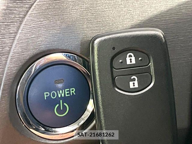 Toyota PRIUS 2015-06 7359372-6