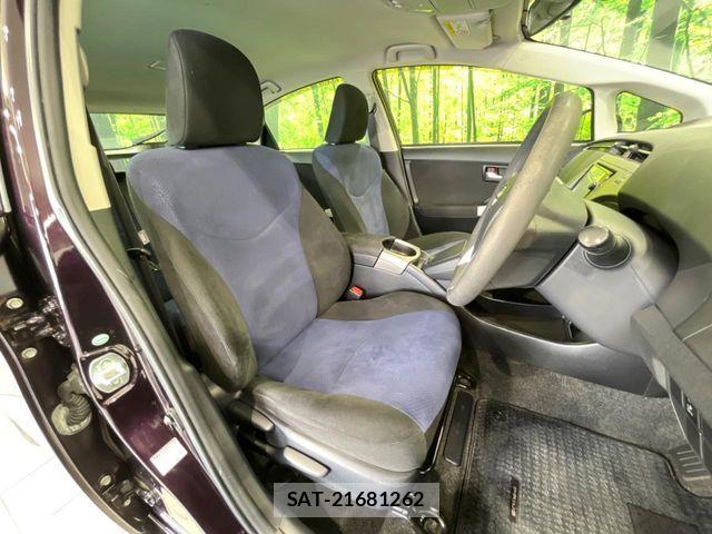 Toyota PRIUS 2015-06 7359372-7
