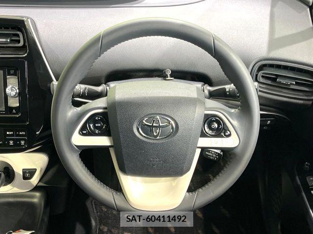 Toyota PRIUS 2016-06 7359370-10