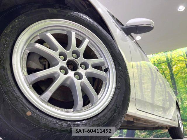 Toyota PRIUS 2016-06 7359370-12