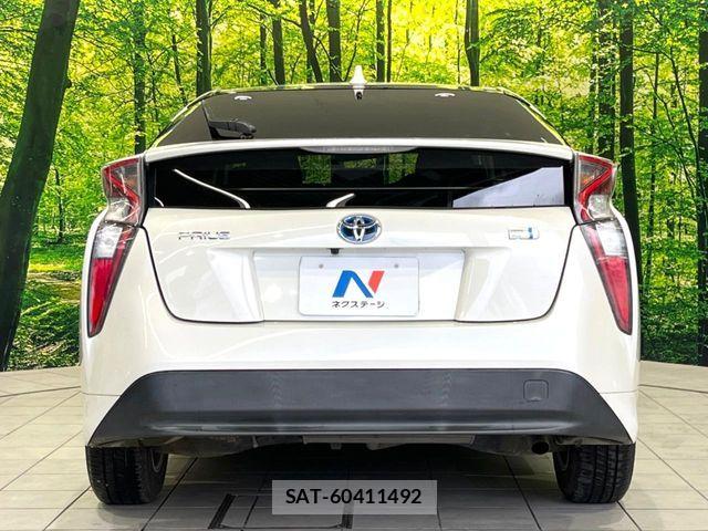 Toyota PRIUS 2016-06 7359370-14