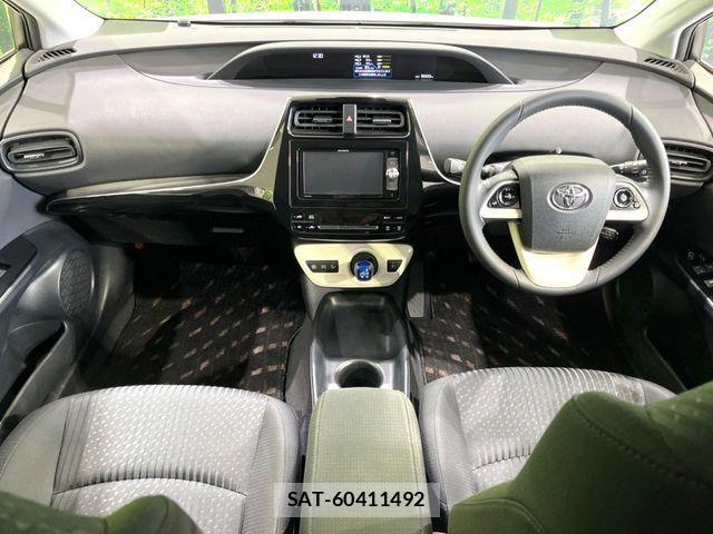 Toyota PRIUS 2016-06 7359370-1