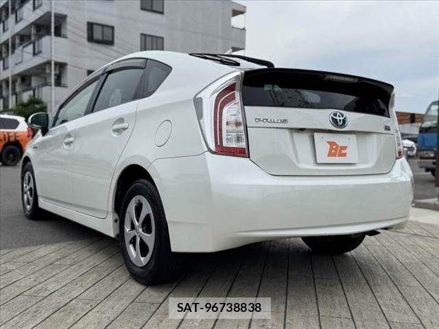 Toyota PRIUS 2012-08 7359385-12