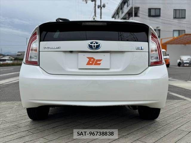 Toyota PRIUS 2012-08 7359385-13