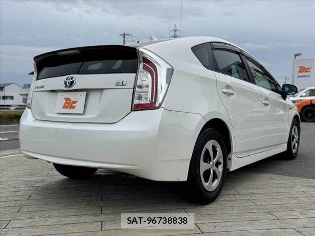 Toyota PRIUS 2012-08 7359385-14