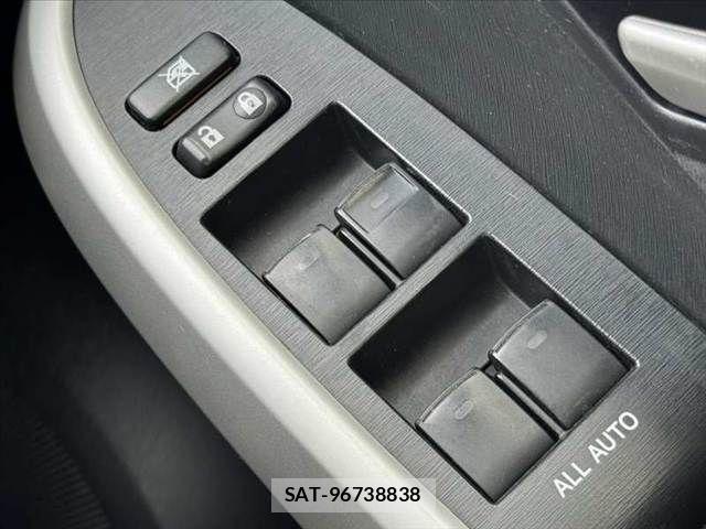Toyota PRIUS 2012-08 7359385-27