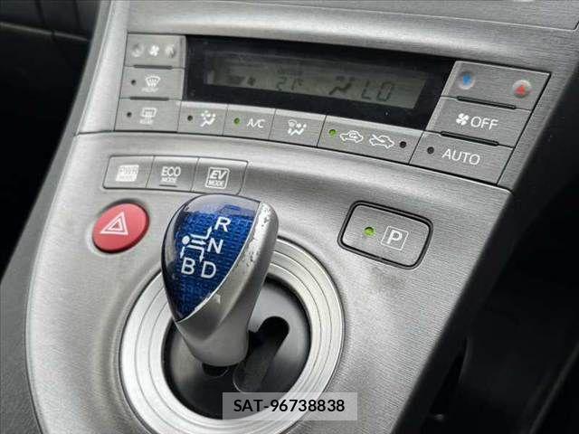 Toyota PRIUS 2012-08 7359385-4