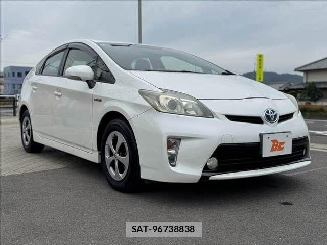 Toyota PRIUS 2012-08 7359385-7