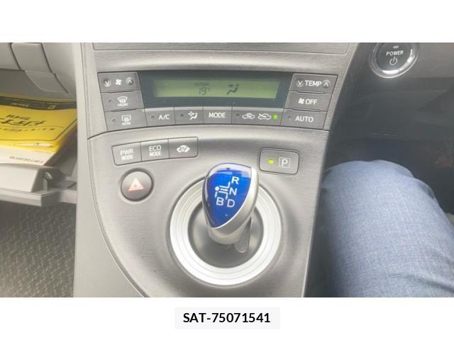 Toyota PRIUS 2009-07 7359396-11