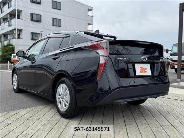 Toyota PRIUS 2018-06 7359358-12