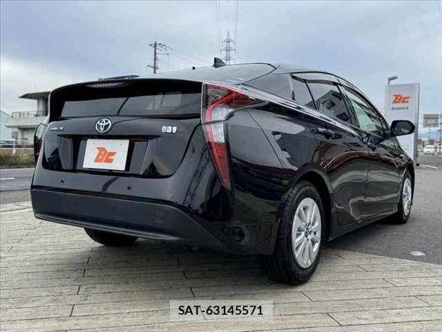 Toyota PRIUS 2018-06 7359358-14