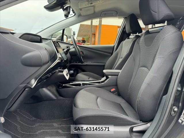 Toyota PRIUS 2018-06 7359358-16