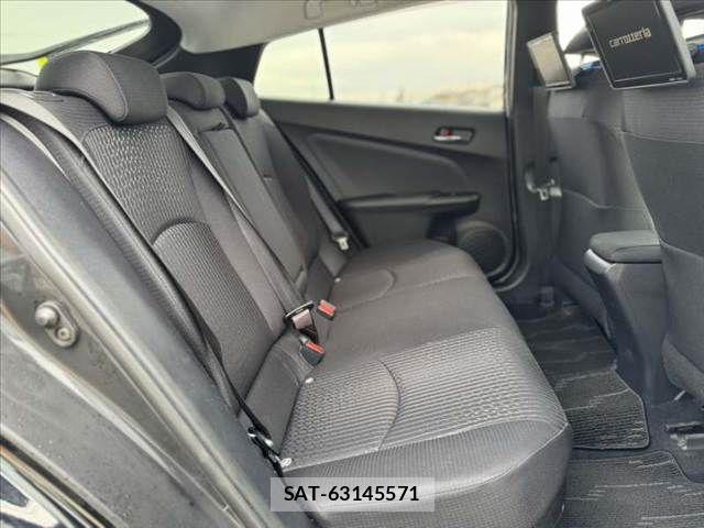 Toyota PRIUS 2018-06 7359358-18