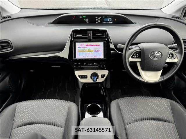 Toyota PRIUS 2018-06 7359358-1