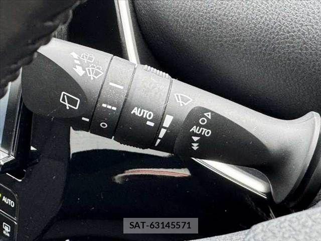 Toyota PRIUS 2018-06 7359358-23