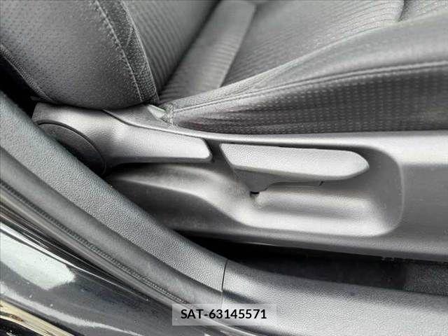 Toyota PRIUS 2018-06 7359358-28
