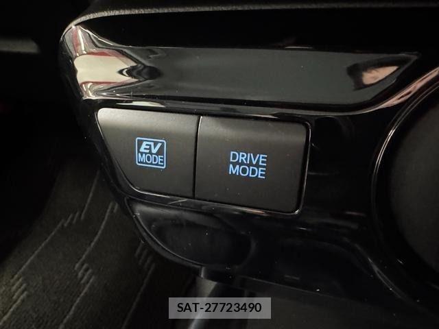 Toyota PRIUS 2021-05 7359339-26
