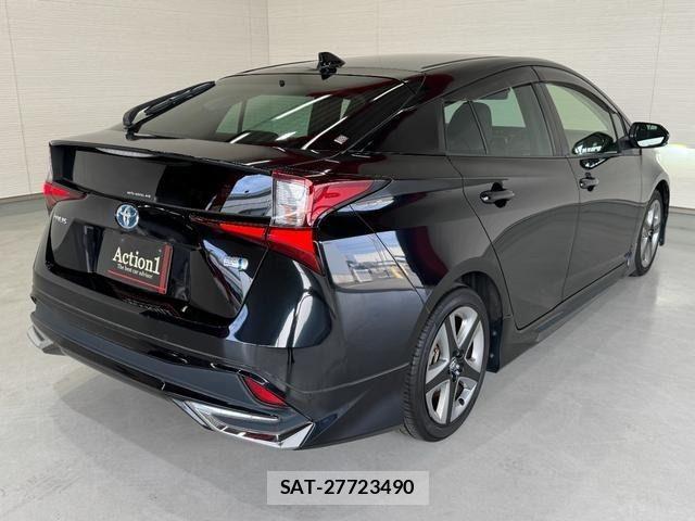 Toyota PRIUS 2021-05 7359339-5