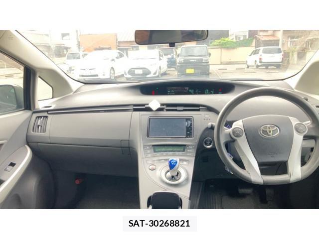 Toyota PRIUS 2010-08 7359403-13