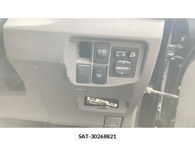 Toyota PRIUS 2010-08 7359403-16