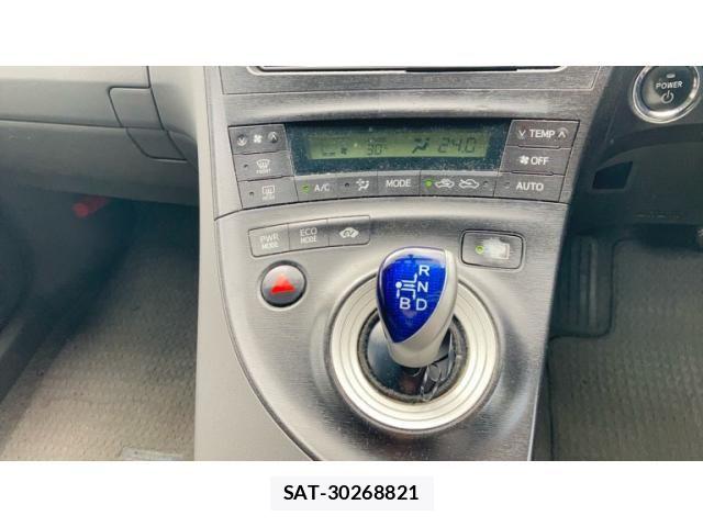 Toyota PRIUS 2010-08 7359403-22