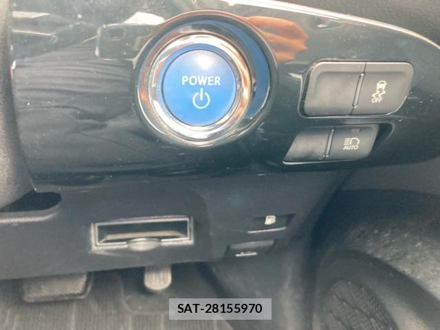 Toyota PRIUS 2018-04 7359369-15