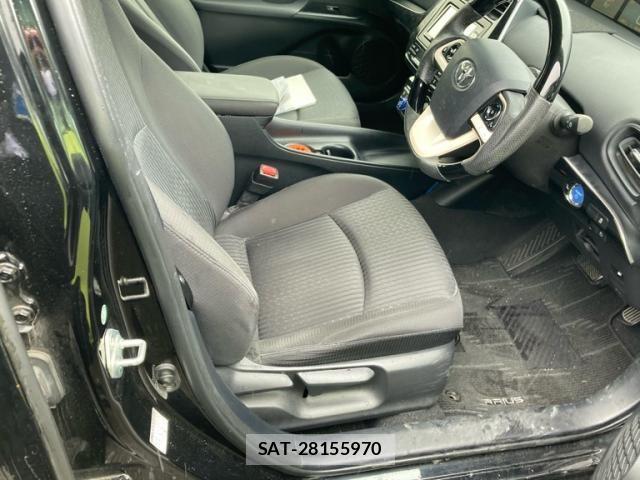 Toyota PRIUS 2018-04 7359369-16