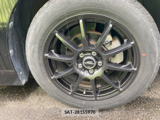 Toyota PRIUS 2018-04 7359369-3