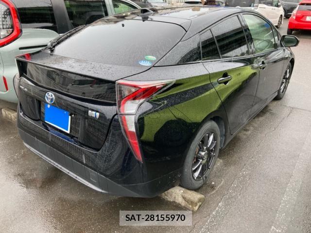 Toyota PRIUS 2018-04 7359369-5