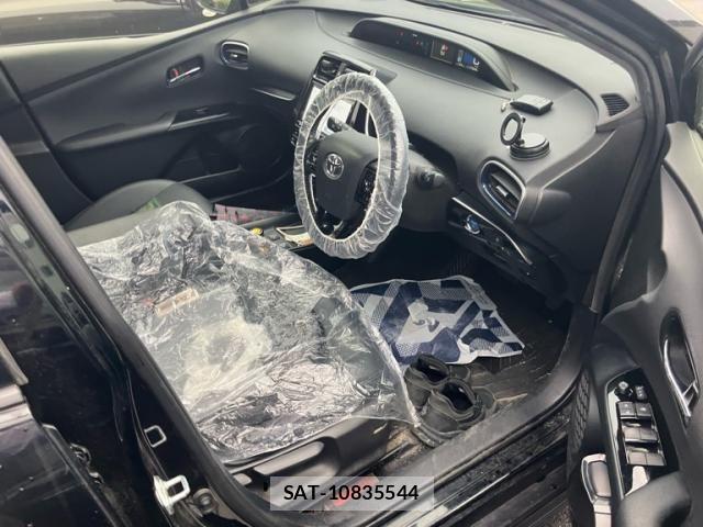 Toyota PRIUS 2019-02 7359362-12