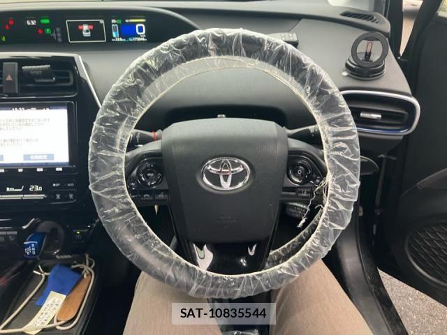 Toyota PRIUS 2019-02 7359362-16
