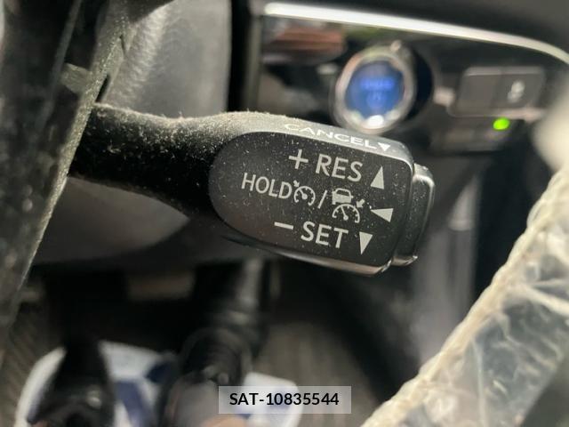 Toyota PRIUS 2019-02 7359362-17