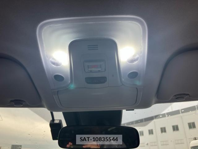Toyota PRIUS 2019-02 7359362-25