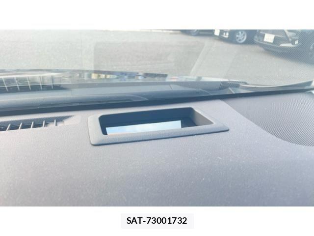 Toyota PRIUS 2020-06 7359347-19