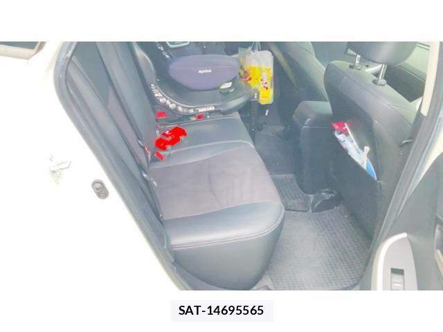 Toyota PRIUS 2013-06 7359365-15