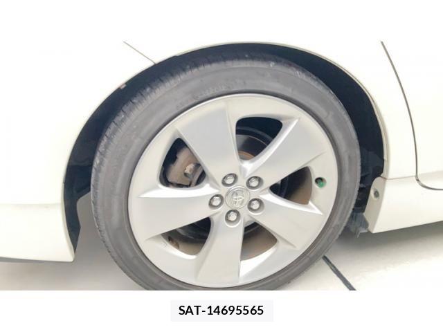 Toyota PRIUS 2013-06 7359365-21