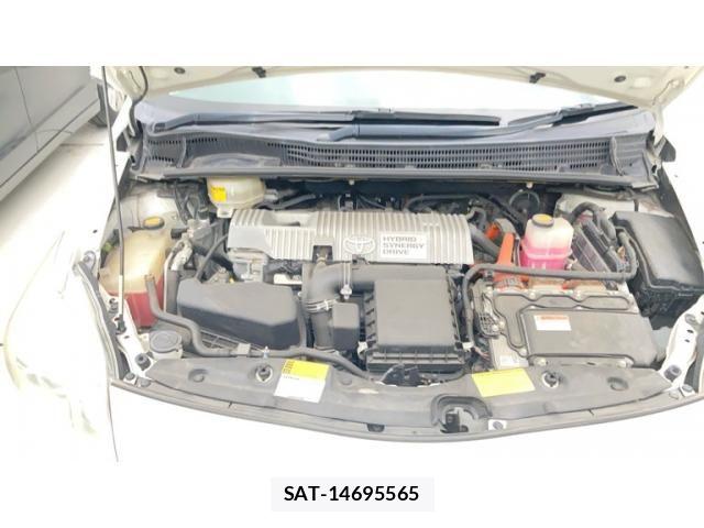 Toyota PRIUS 2013-06 7359365-25