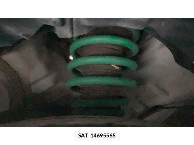 Toyota PRIUS 2013-06 7359365-28