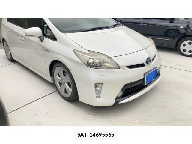 Toyota PRIUS 2013-06 7359365-2