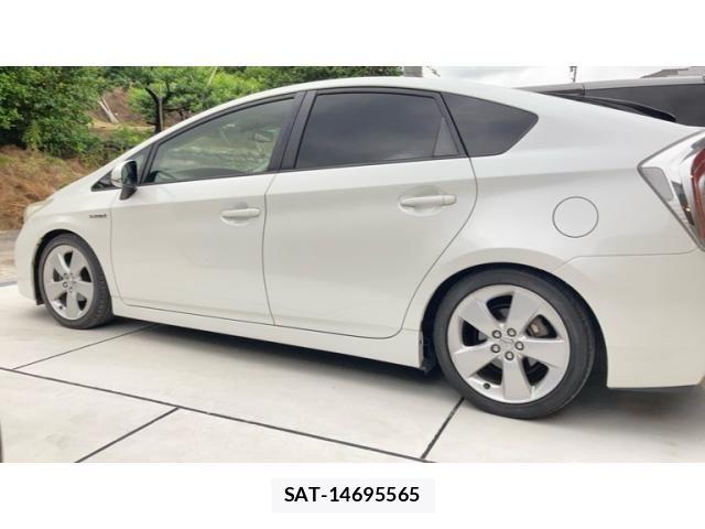 Toyota PRIUS 2013-06 7359365-5