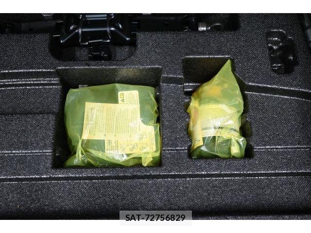 Toyota PRIUS 2021-05 7359349-13