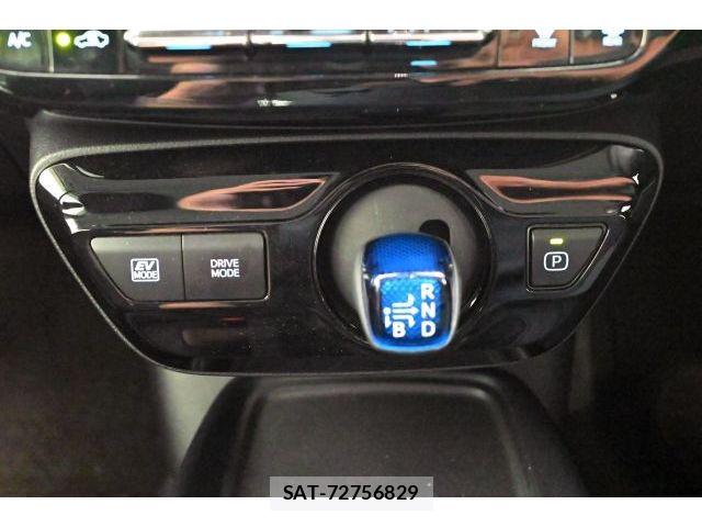 Toyota PRIUS 2021-05 7359349-23