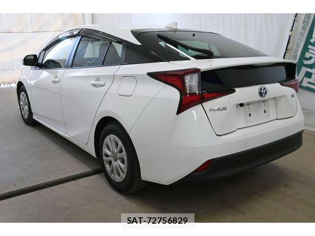 Toyota PRIUS 2021-05 7359349-2