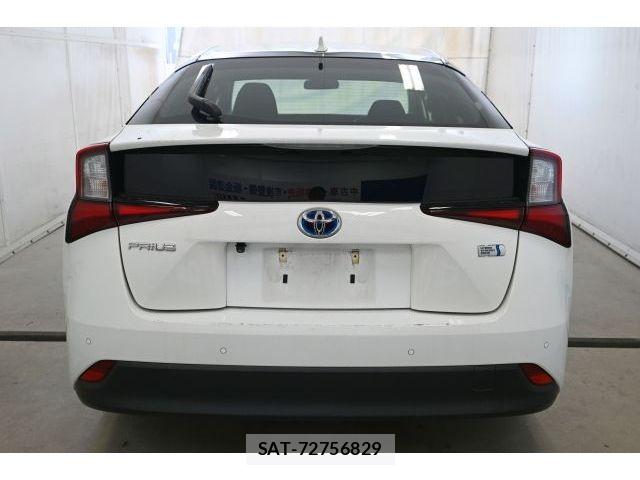 Toyota PRIUS 2021-05 7359349-5